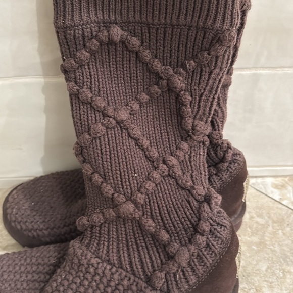 UGG Classic Argyle Classic Knit Brown S/N 5879 Boots - Picture 4 of 6